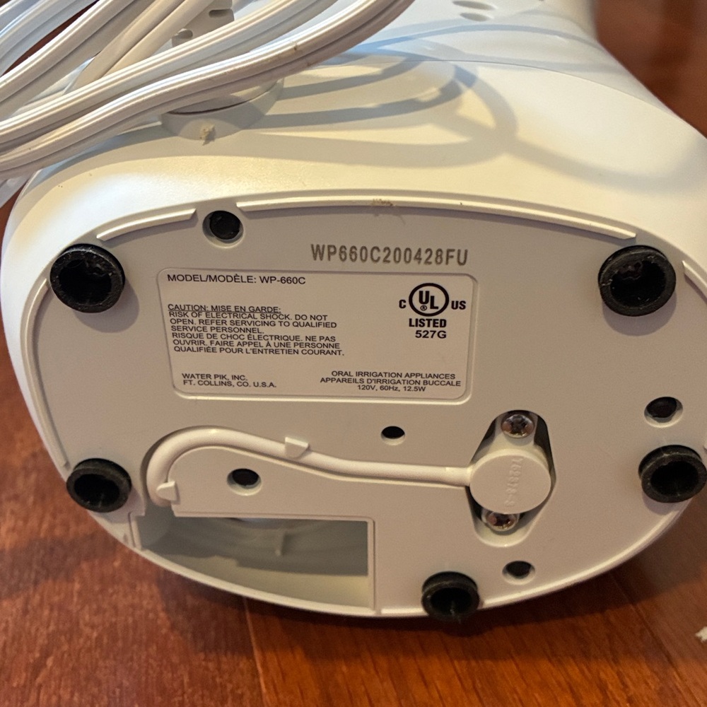 Waterpik Water Flosser in White - used 3 times - Picture 5 of 8